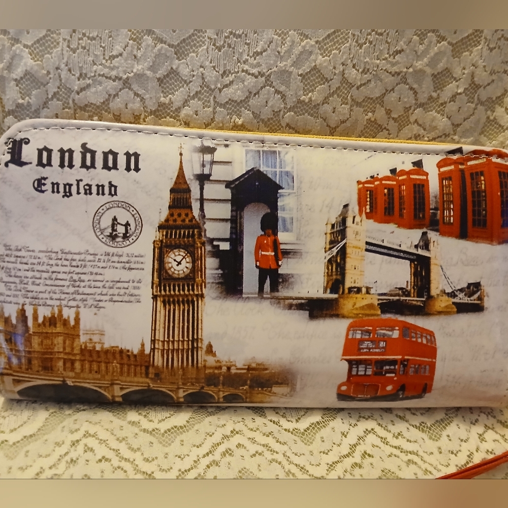 London Themed Wallet And Or Wrislet Lots Of Pretty Tourist Pictures - Picture 2 of 5